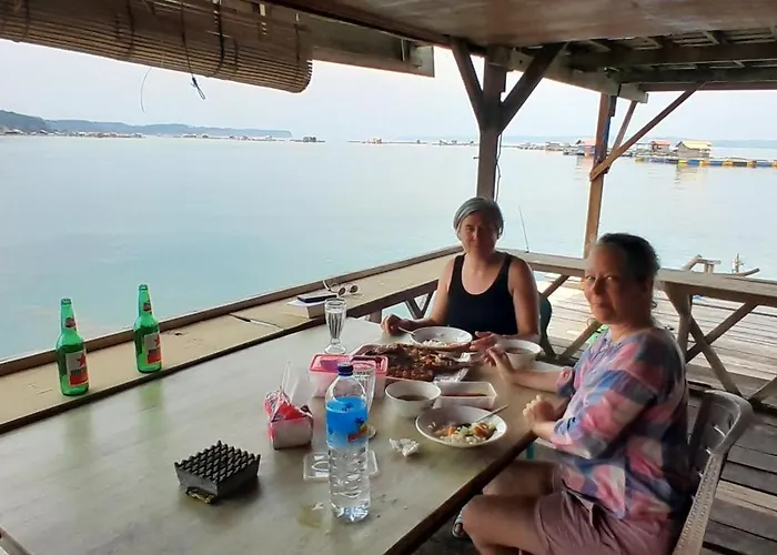 Ekas Beach Floating Room And Suite